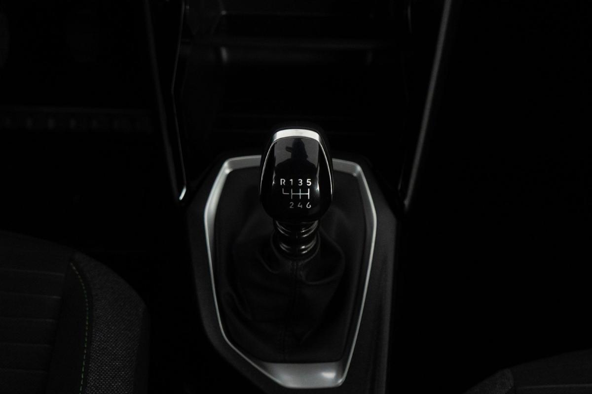 peugeot-2008-2024-gasolina-1199cc