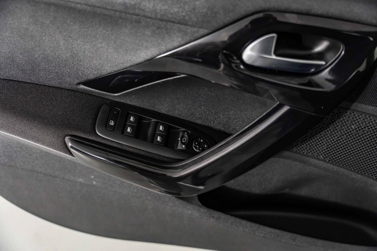 peugeot-208-2019-gasolina-1199cc
