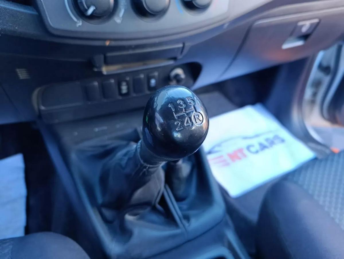 toyota-hilux-2015-diesel-2494cc