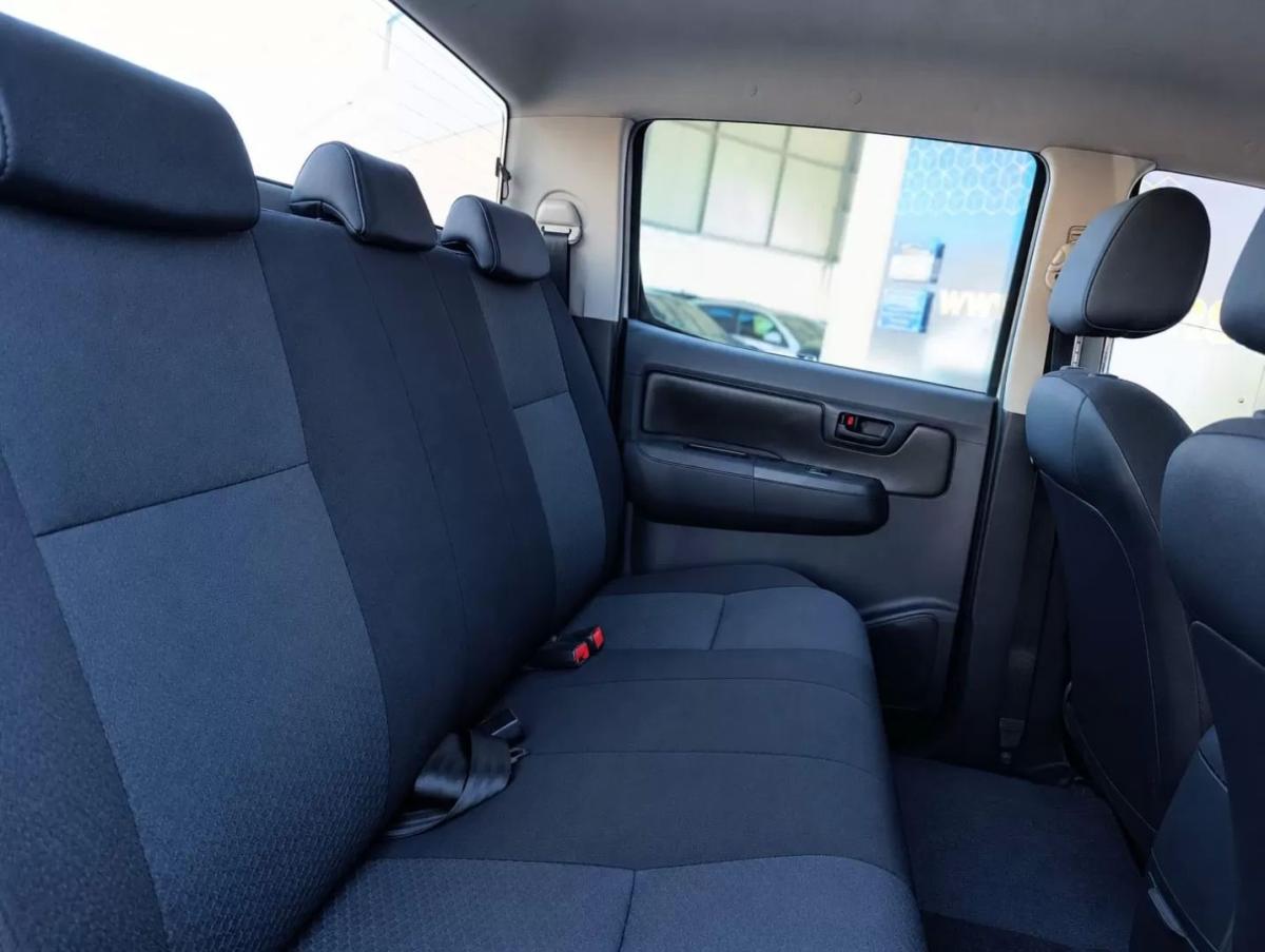toyota-hilux-2015-diesel-2494cc