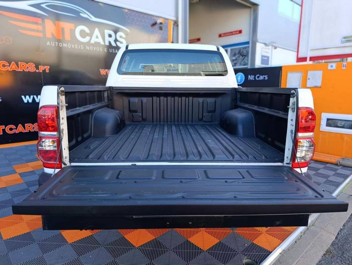 toyota-hilux-2015-diesel-2494cc