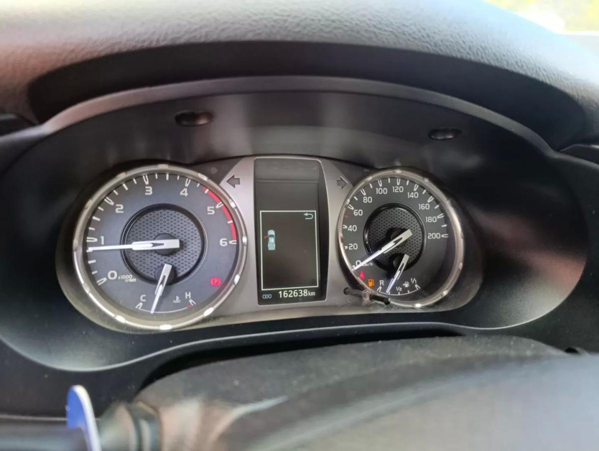 toyota-hilux-2022-diesel-2393cc