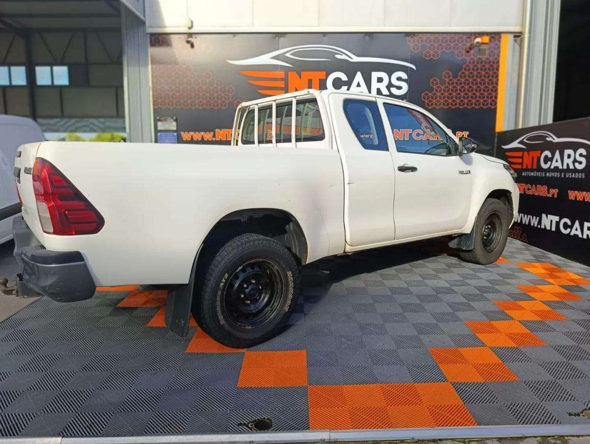 toyota-hilux-2022-diesel-2393cc