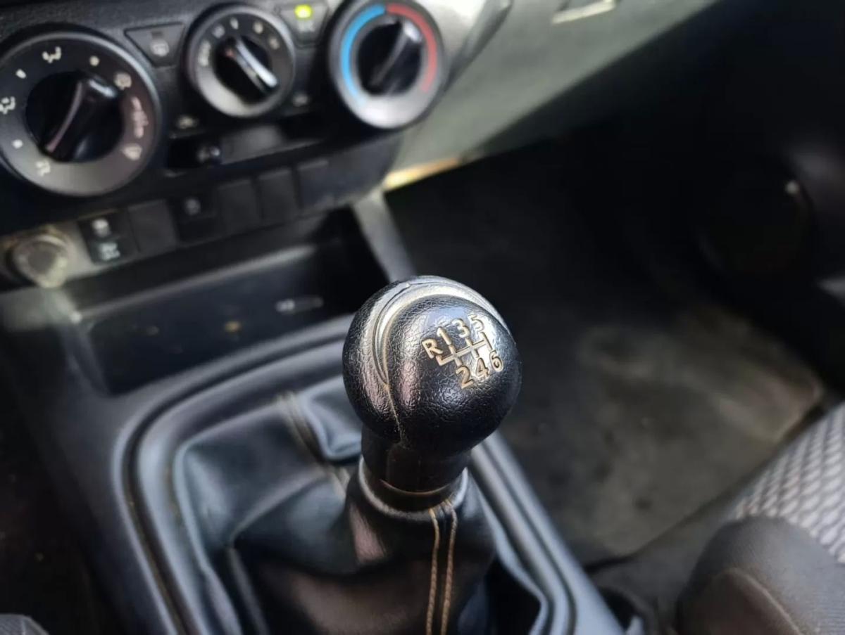 toyota-hilux-2022-diesel-2393cc