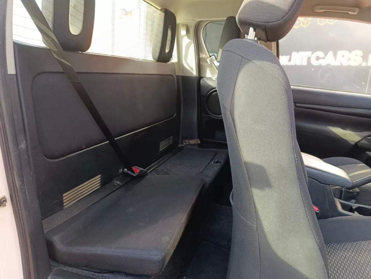 toyota-hilux-2022-diesel-2393cc