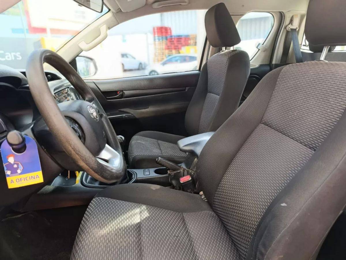 toyota-hilux-2022-diesel-2393cc