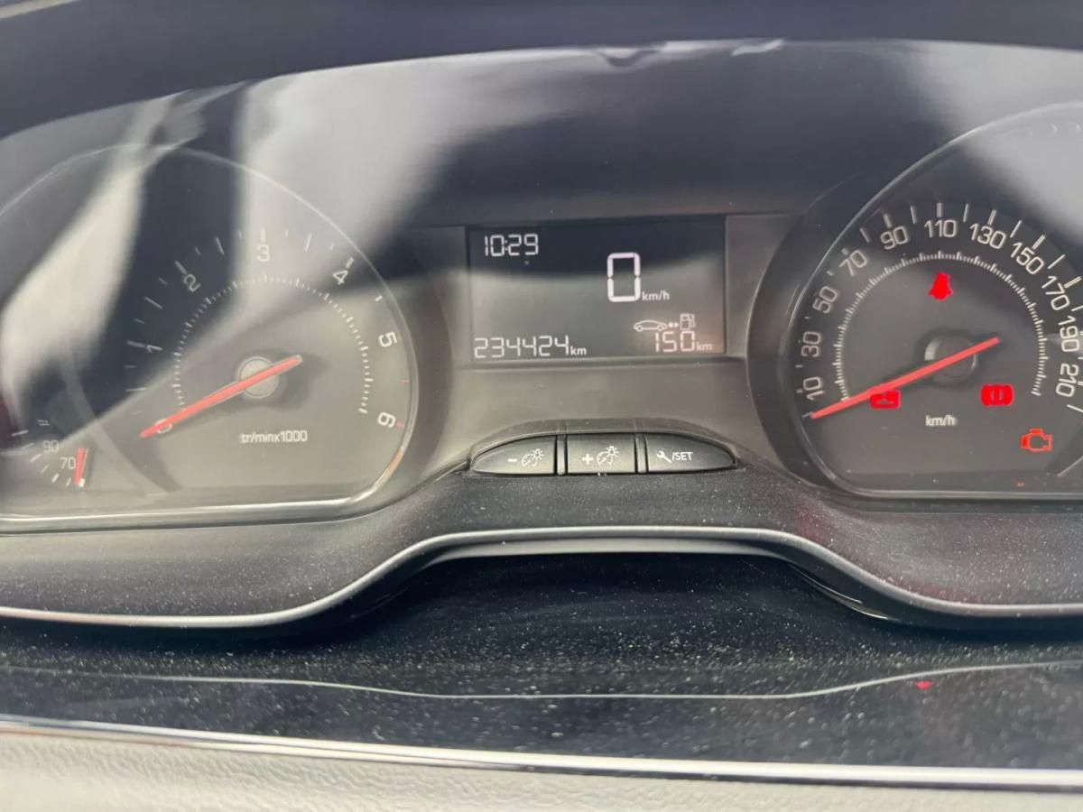 peugeot-208-2015-diesel-1398cc