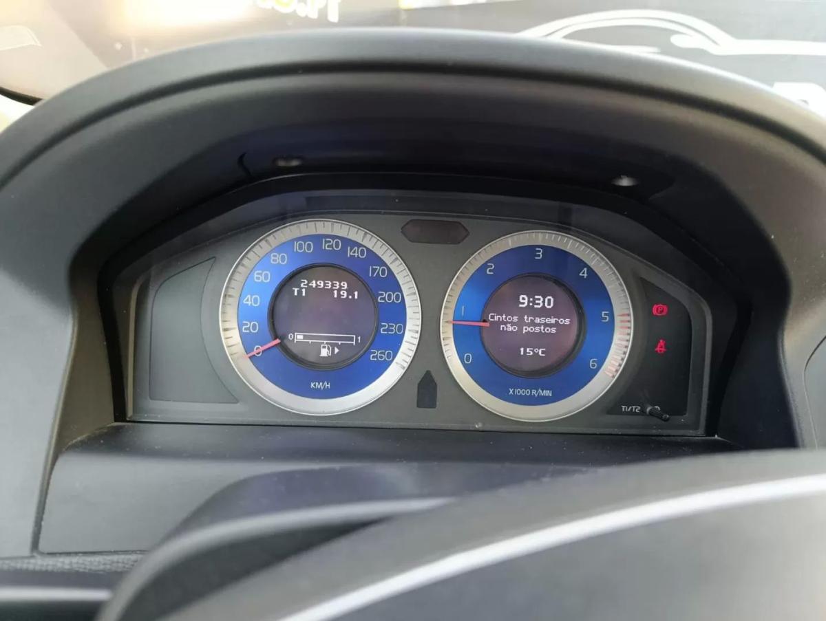 volvo-xc60-2010-diesel-2400cc
