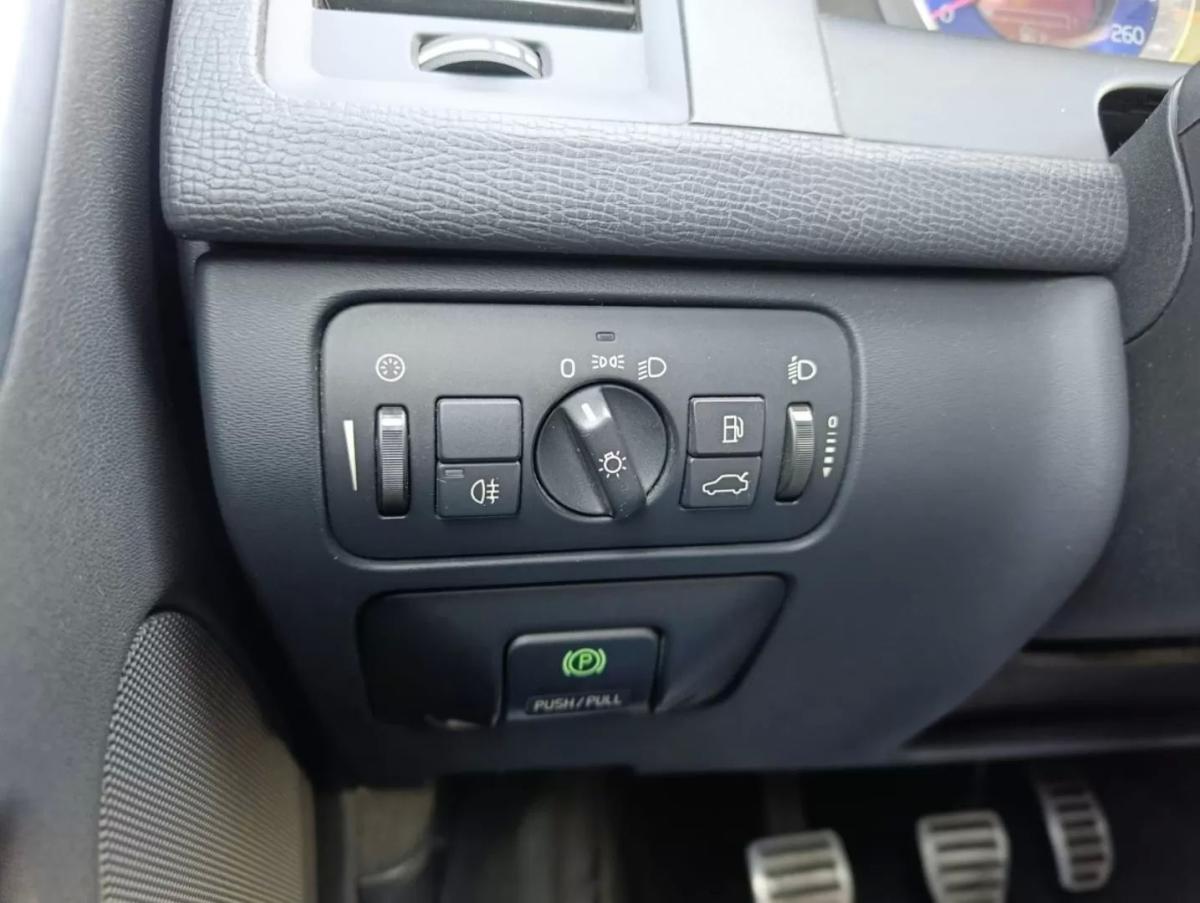volvo-xc60-2010-diesel-2400cc