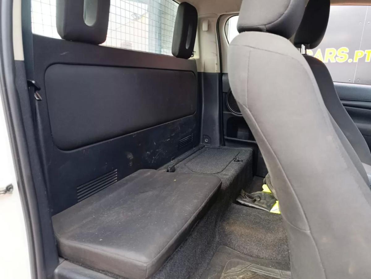 toyota-hilux-2021-diesel-2393cc