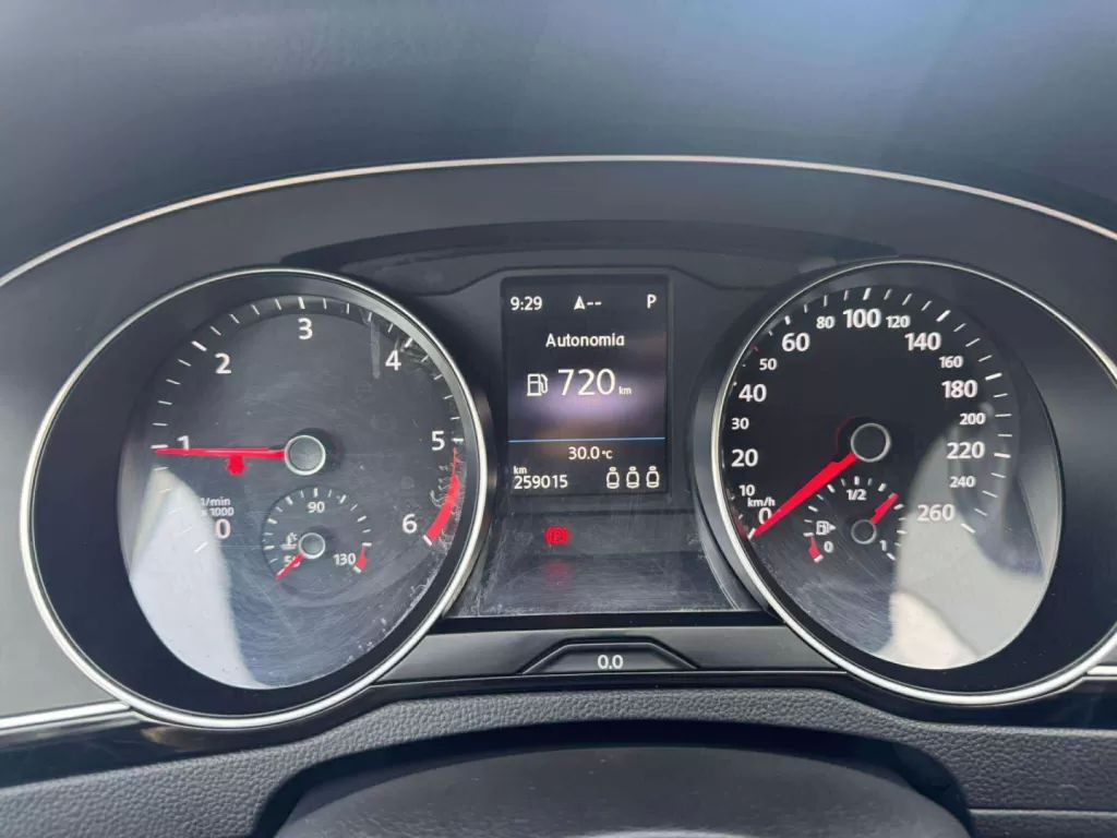 volkswagen-passat-variant-2019-diesel-1968cc