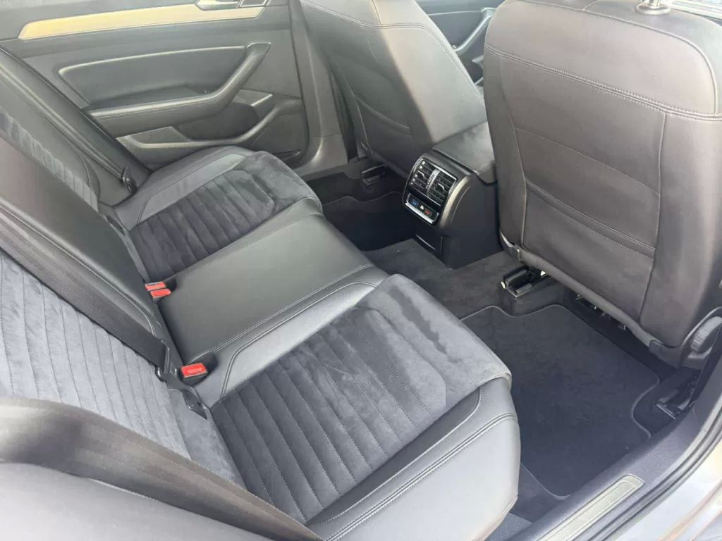 volkswagen-passat-variant-2019-diesel-1968cc