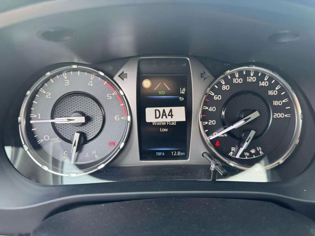toyota-hilux-2025-diesel-2755cc