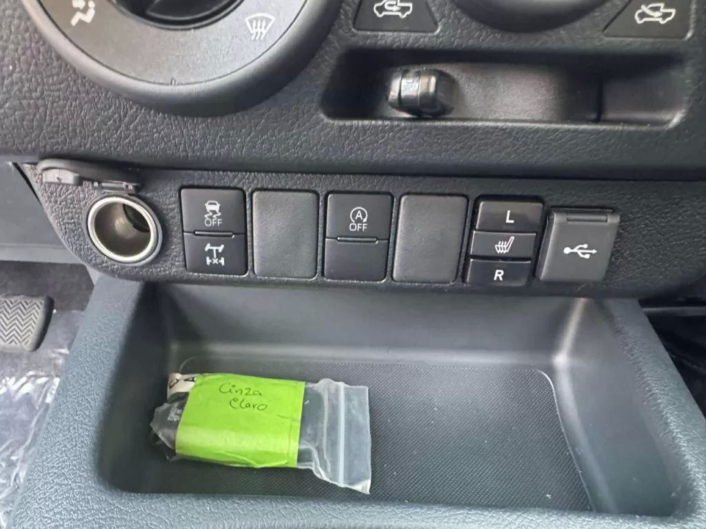toyota-hilux-2025-diesel-2755cc