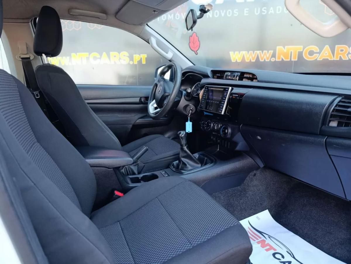toyota-hilux-2018-diesel-2393cc