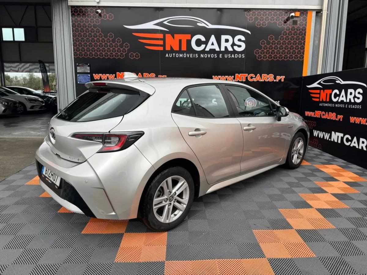toyota-corolla-2019-hibrido-a-gasolina-1798cc