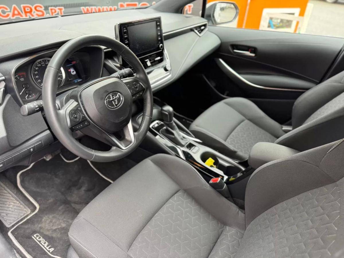 toyota-corolla-2019-hibrido-a-gasolina-1798cc