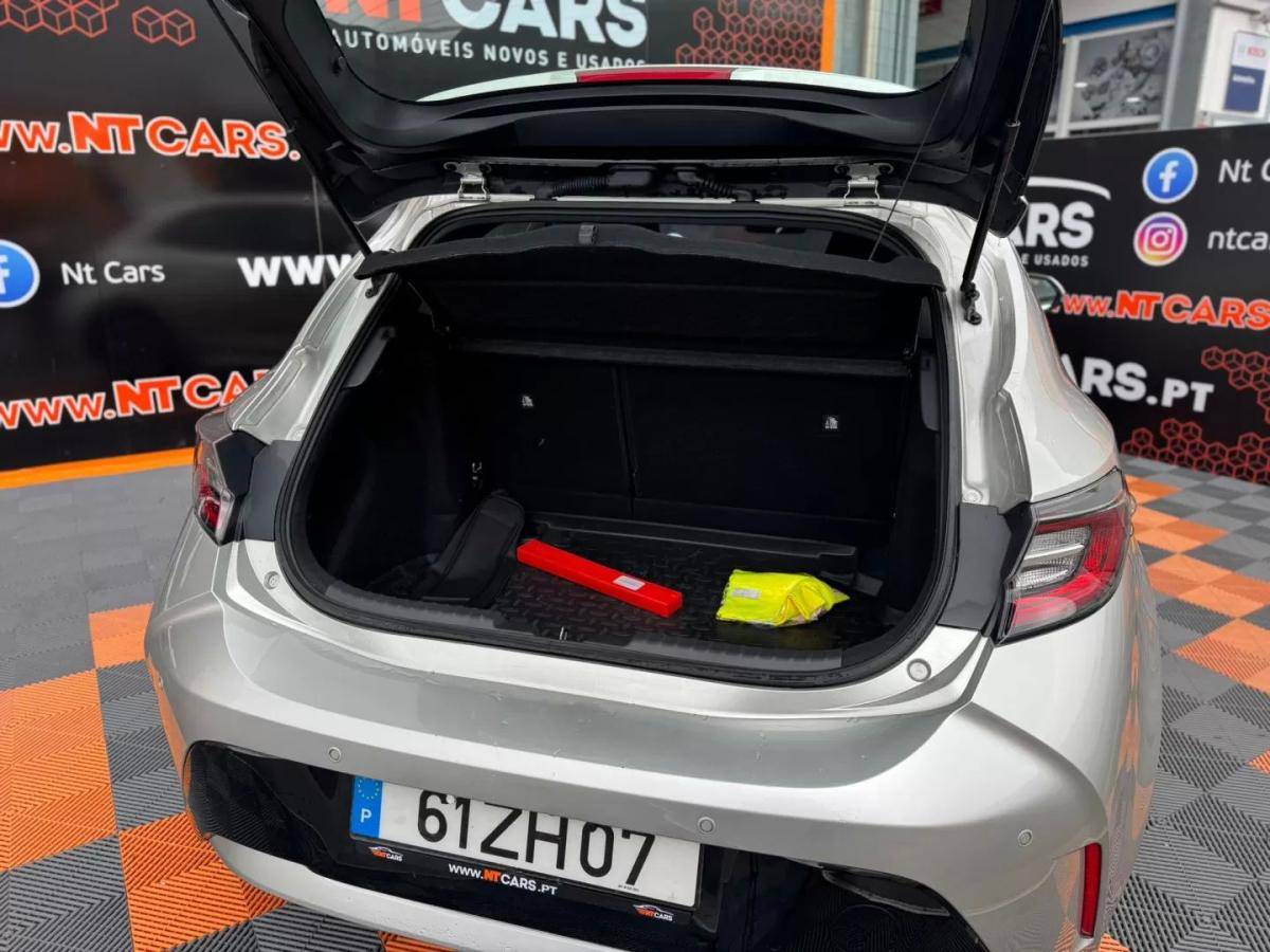 toyota-corolla-2019-hibrido-a-gasolina-1798cc