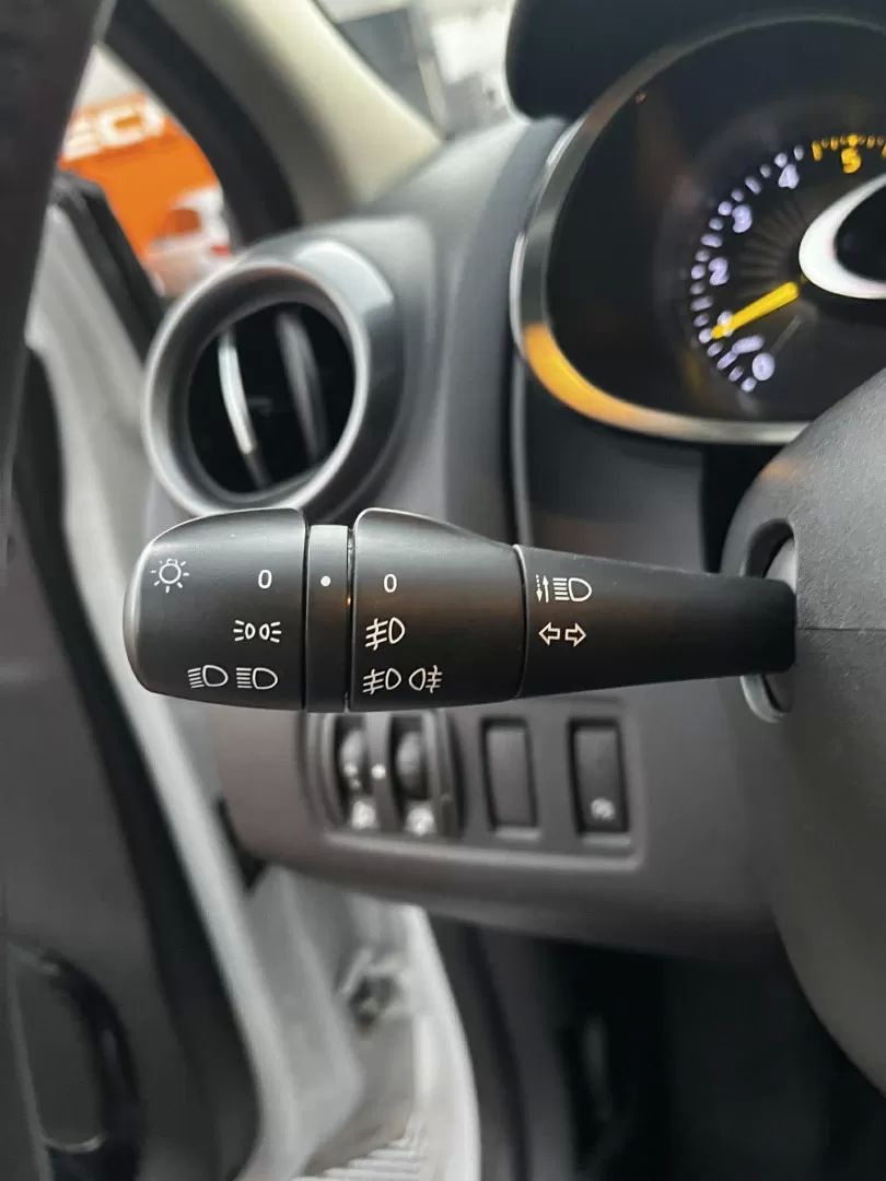 renault-clio-sport-tourer-2016-diesel-1461cc
