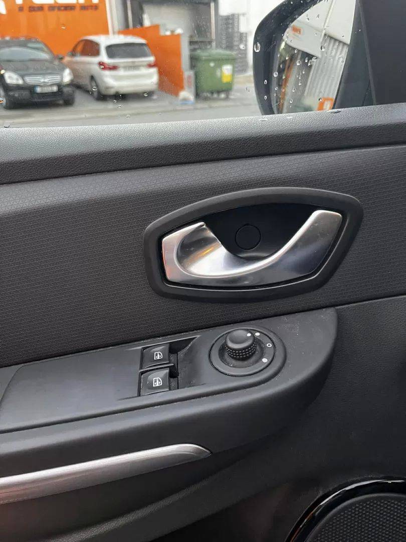 renault-clio-sport-tourer-2016-diesel-1461cc