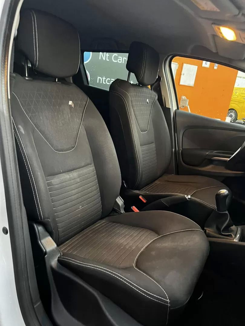 renault-clio-sport-tourer-2016-diesel-1461cc