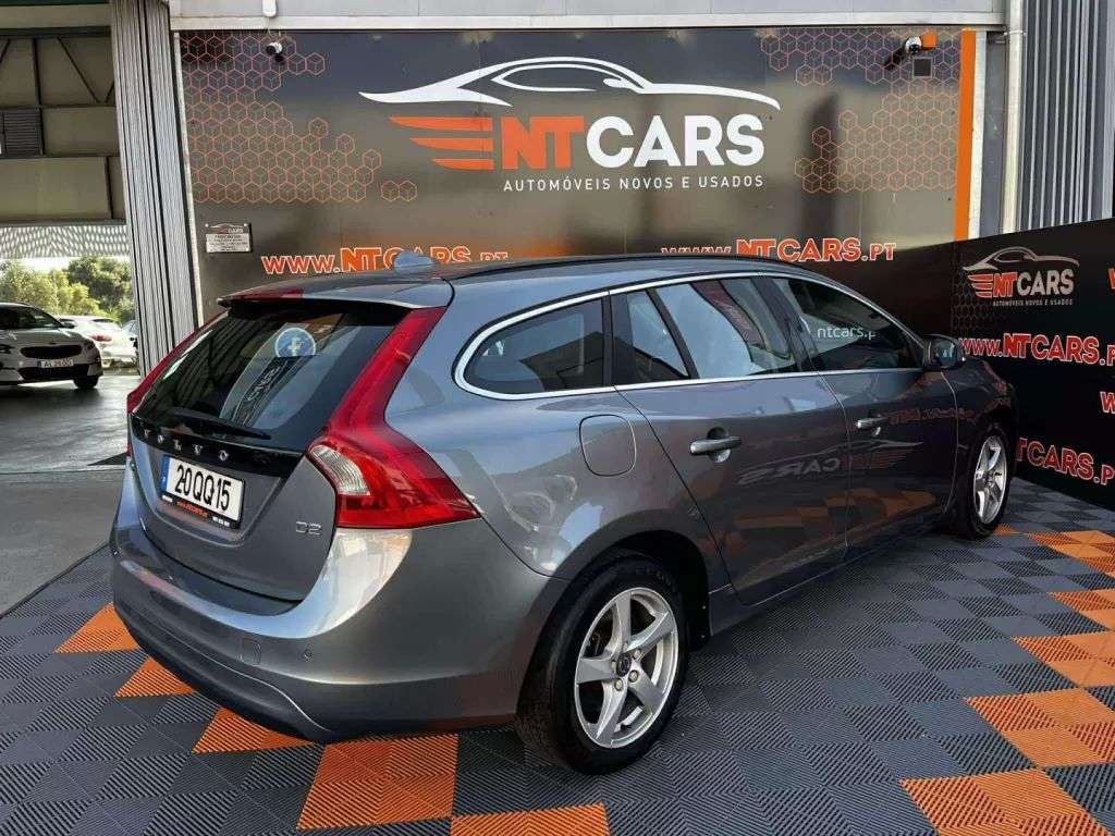 volvo-v60-2015-diesel-1969cc
