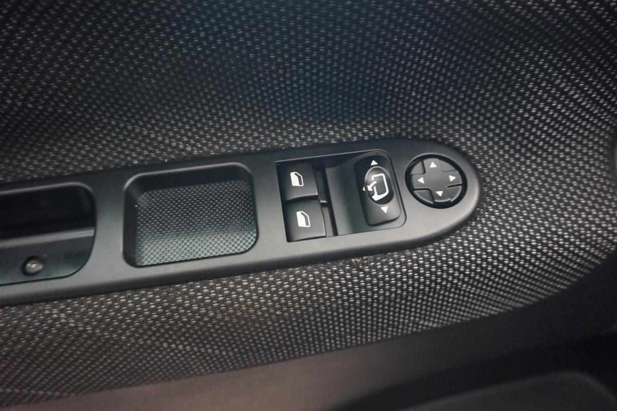 peugeot-207-1-4-2006-gasolina-1360cc
