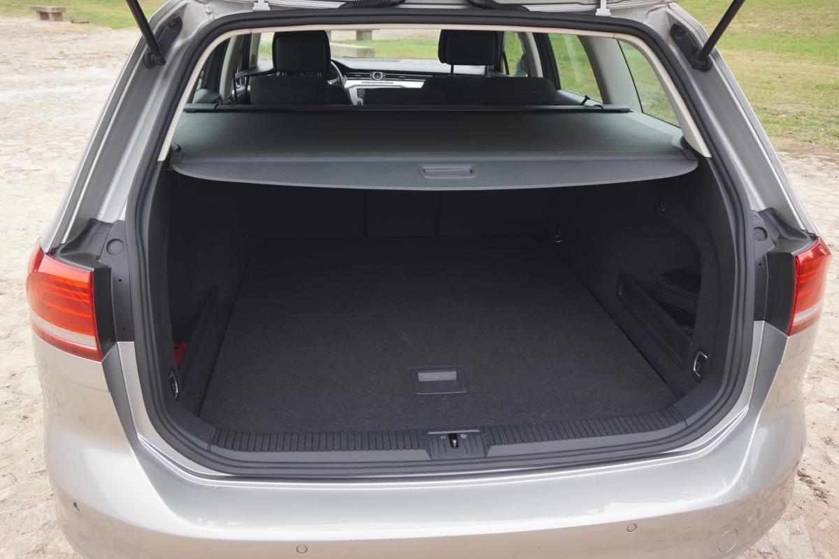 volkswagen-passat-variant-1-6-2015-diesel-1598cc