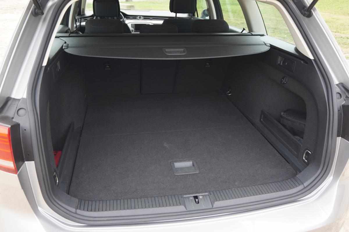 volkswagen-passat-variant-1-6-2015-diesel-1598cc