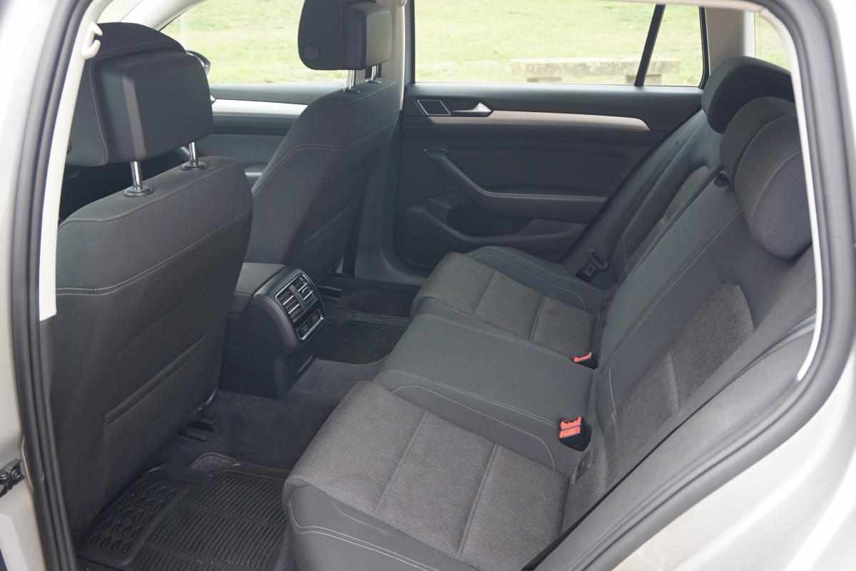 volkswagen-passat-variant-1-6-2015-diesel-1598cc