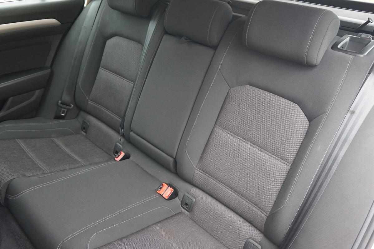volkswagen-passat-variant-1-6-2015-diesel-1598cc