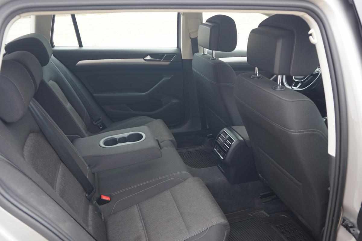 volkswagen-passat-variant-1-6-2015-diesel-1598cc