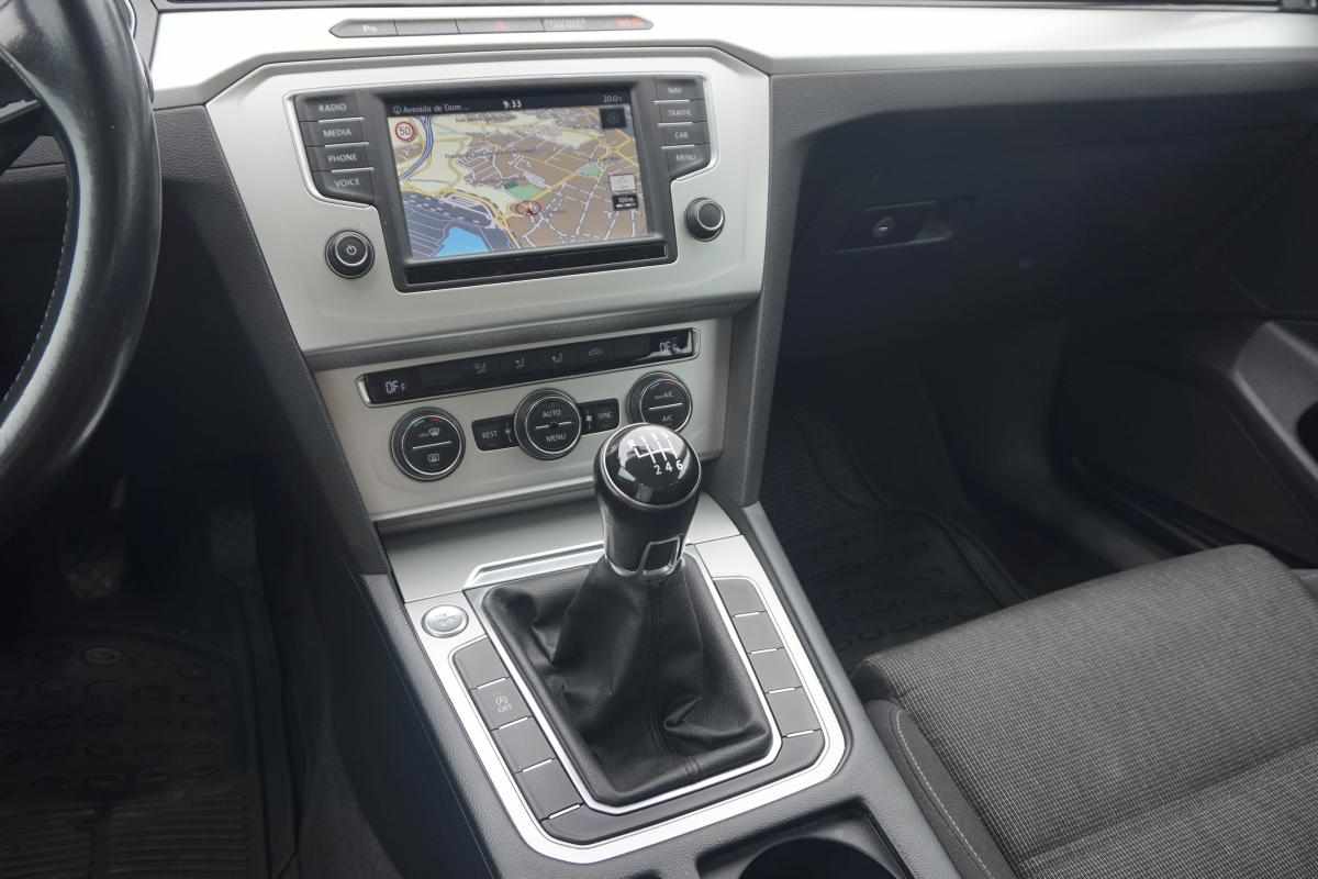 volkswagen-passat-variant-1-6-2015-diesel-1598cc