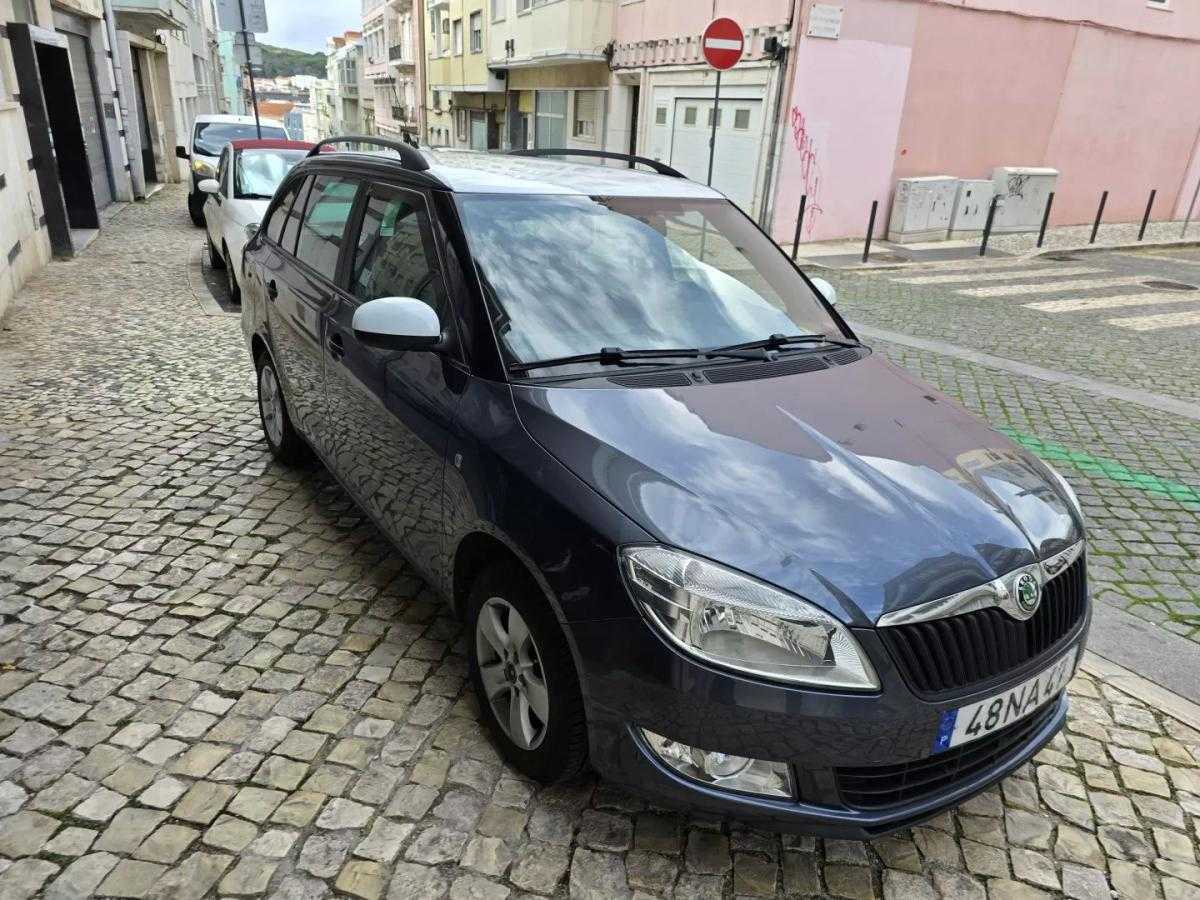 skoda-fabia-break-2012-diesel-1199cc
