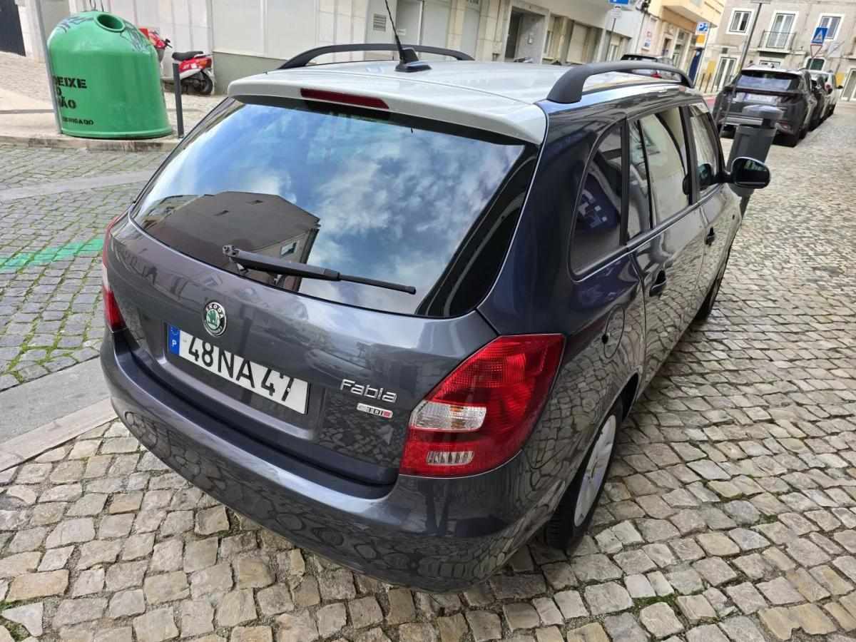 skoda-fabia-break-2012-diesel-1199cc