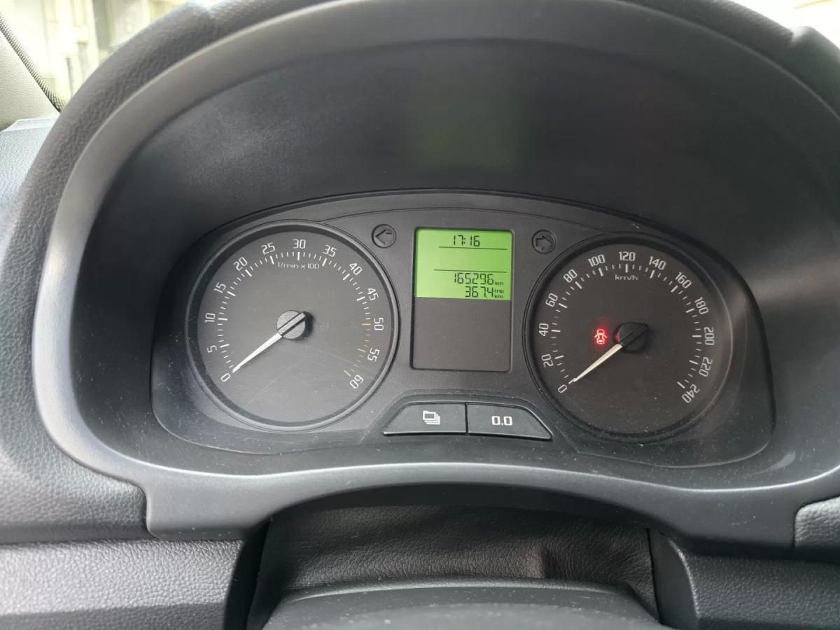 skoda-fabia-break-2012-diesel-1199cc