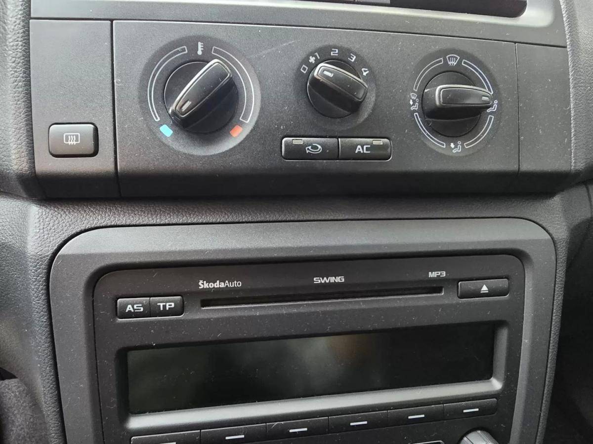 skoda-fabia-break-2012-diesel-1199cc