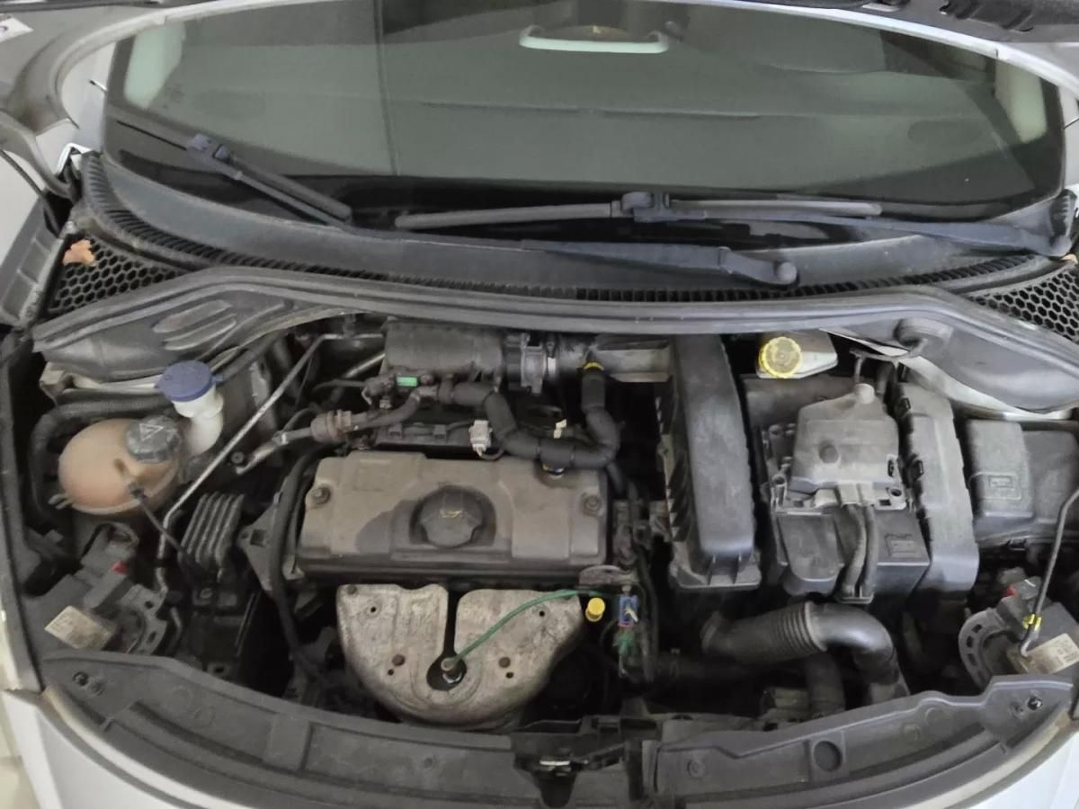 peugeot-207-2012-gasolina-1360cc