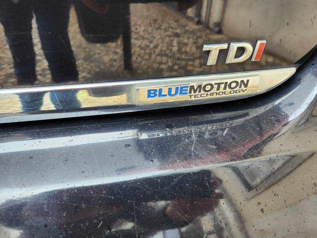 volkswagen-passat-1-6-tdi-bluemotion-2011-diesel-1598cc