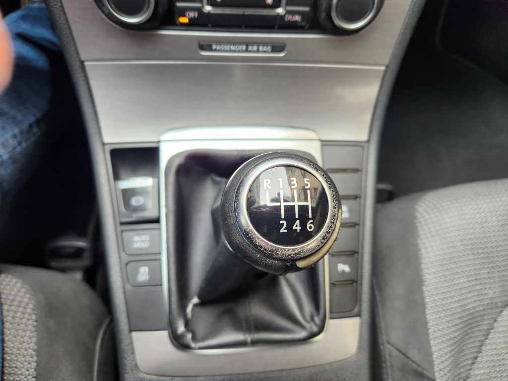 volkswagen-passat-1-6-tdi-bluemotion-2011-diesel-1598cc