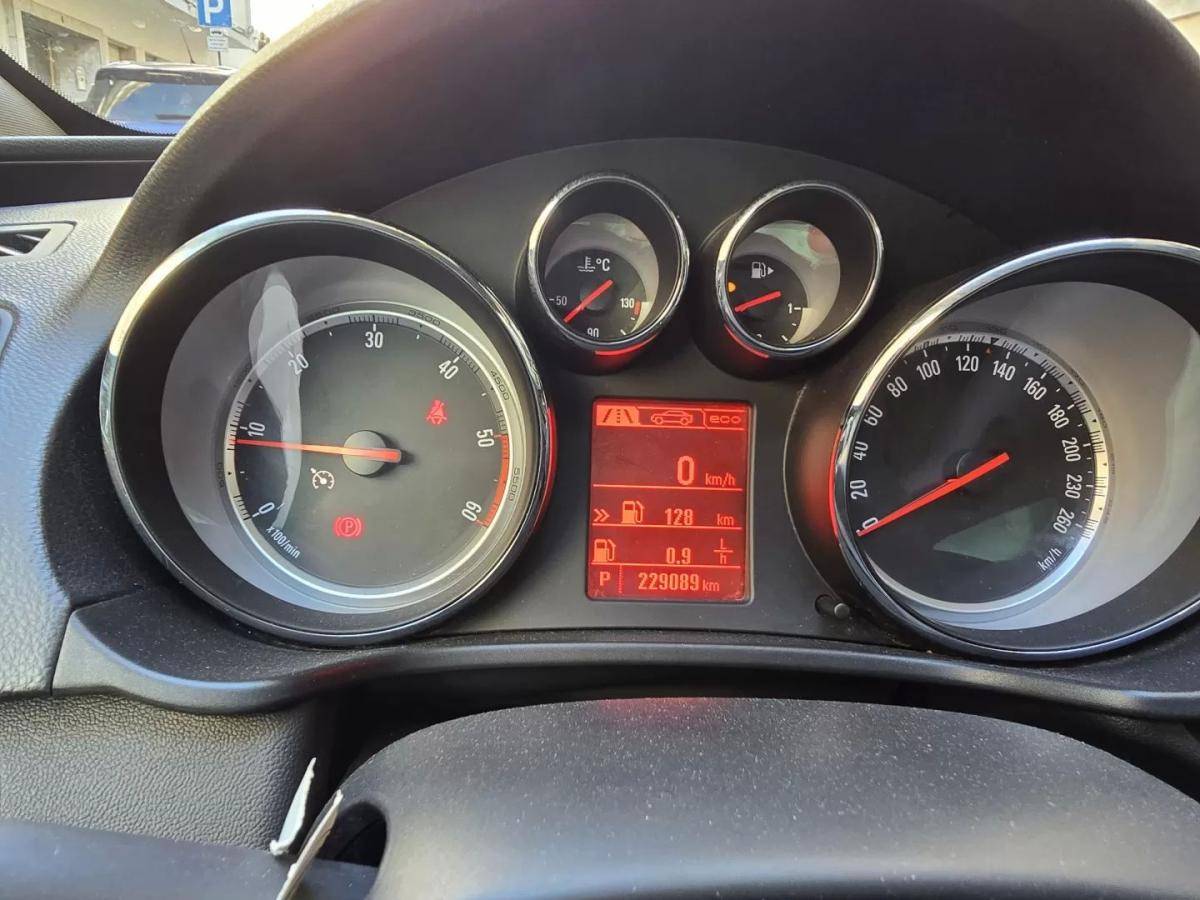 opel-insignia-sports-tourer-2013-diesel-1956cc