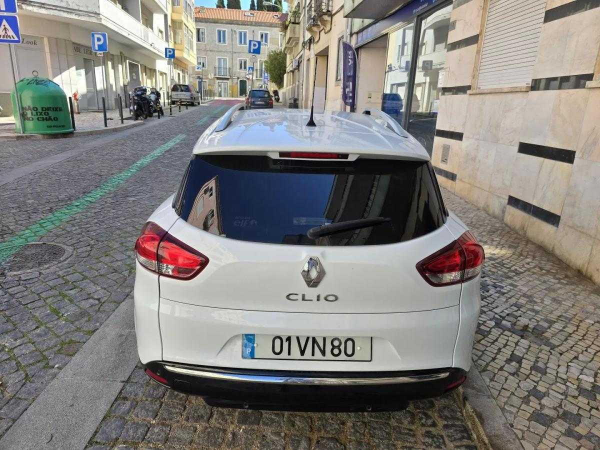 renault-clio-sport-tourer-2018-diesel-1461cc