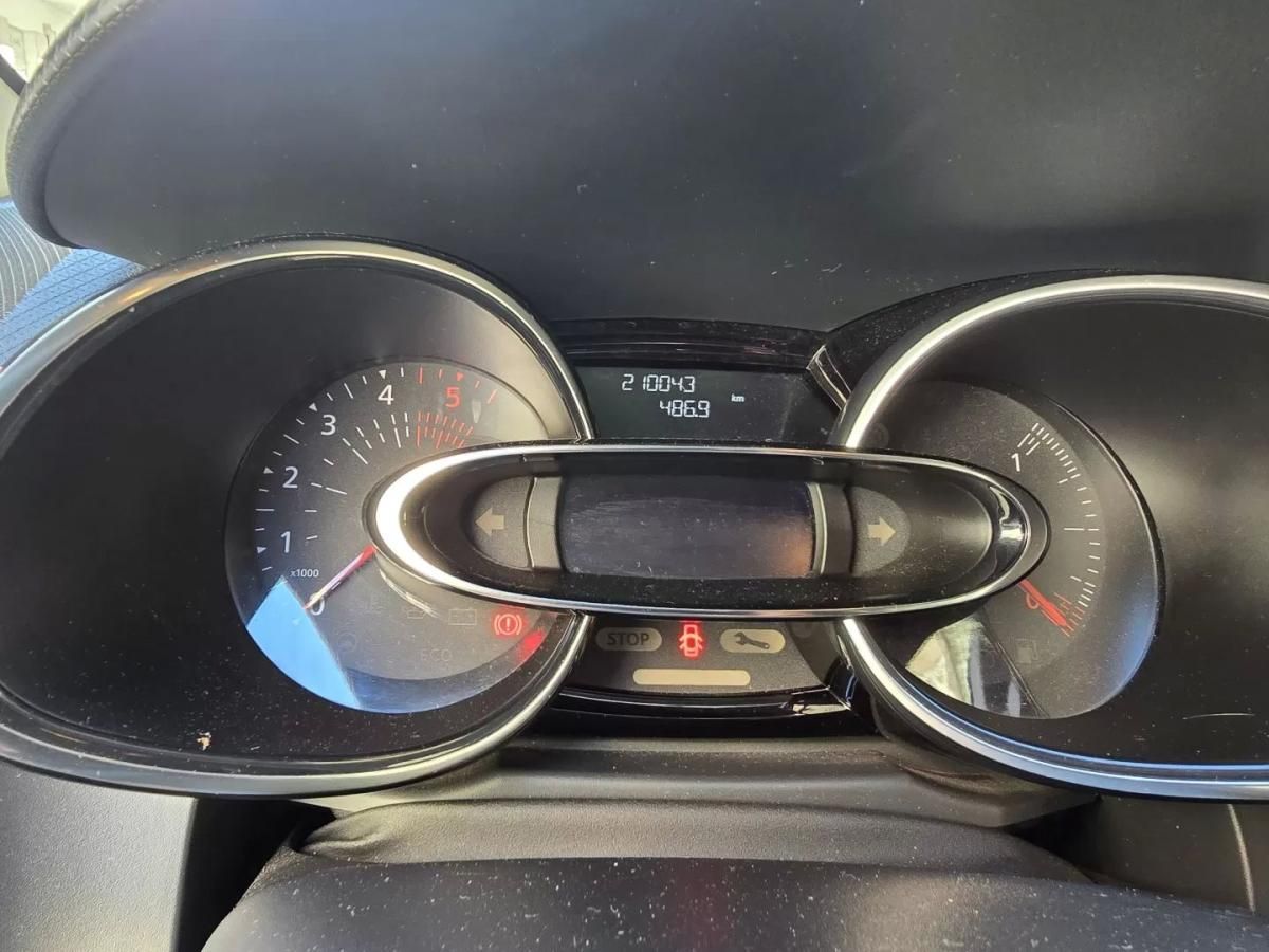 renault-clio-sport-tourer-2018-diesel-1461cc