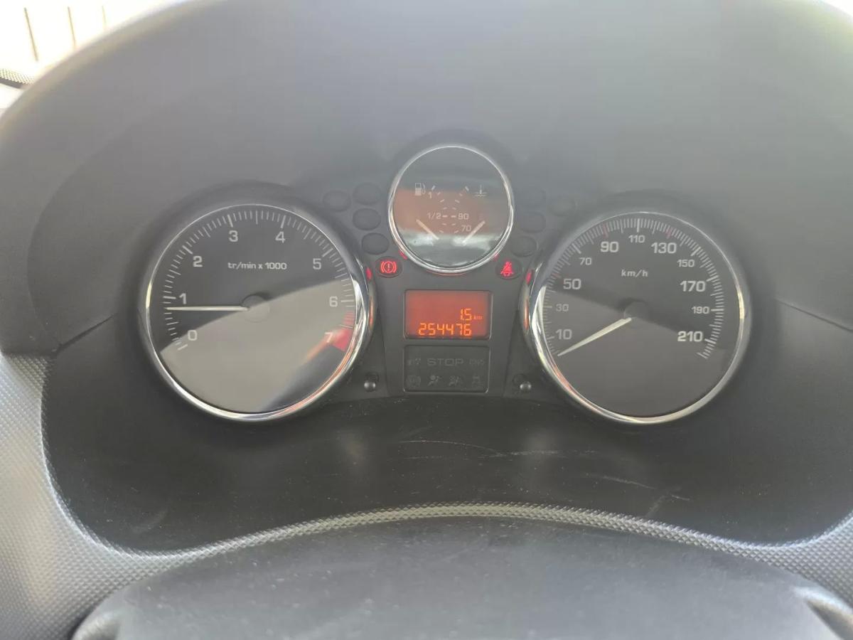 peugeot-206-2011-gasolina-1124cc