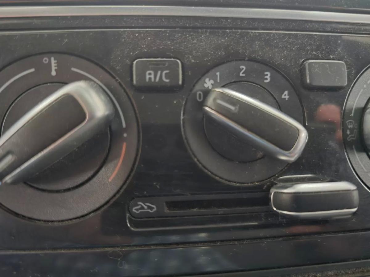 volkswagen-up-2013-gasolina-999cc