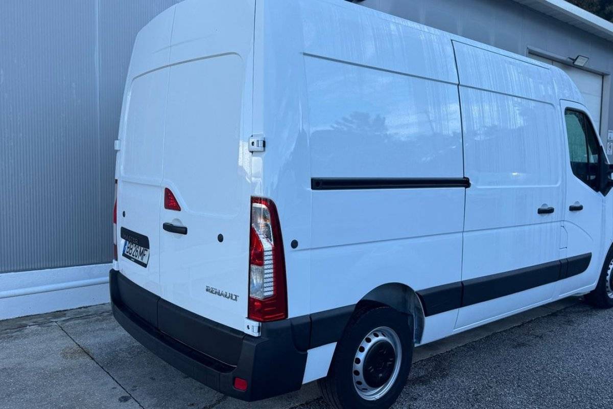 renault-master-2023-diesel-2299cc