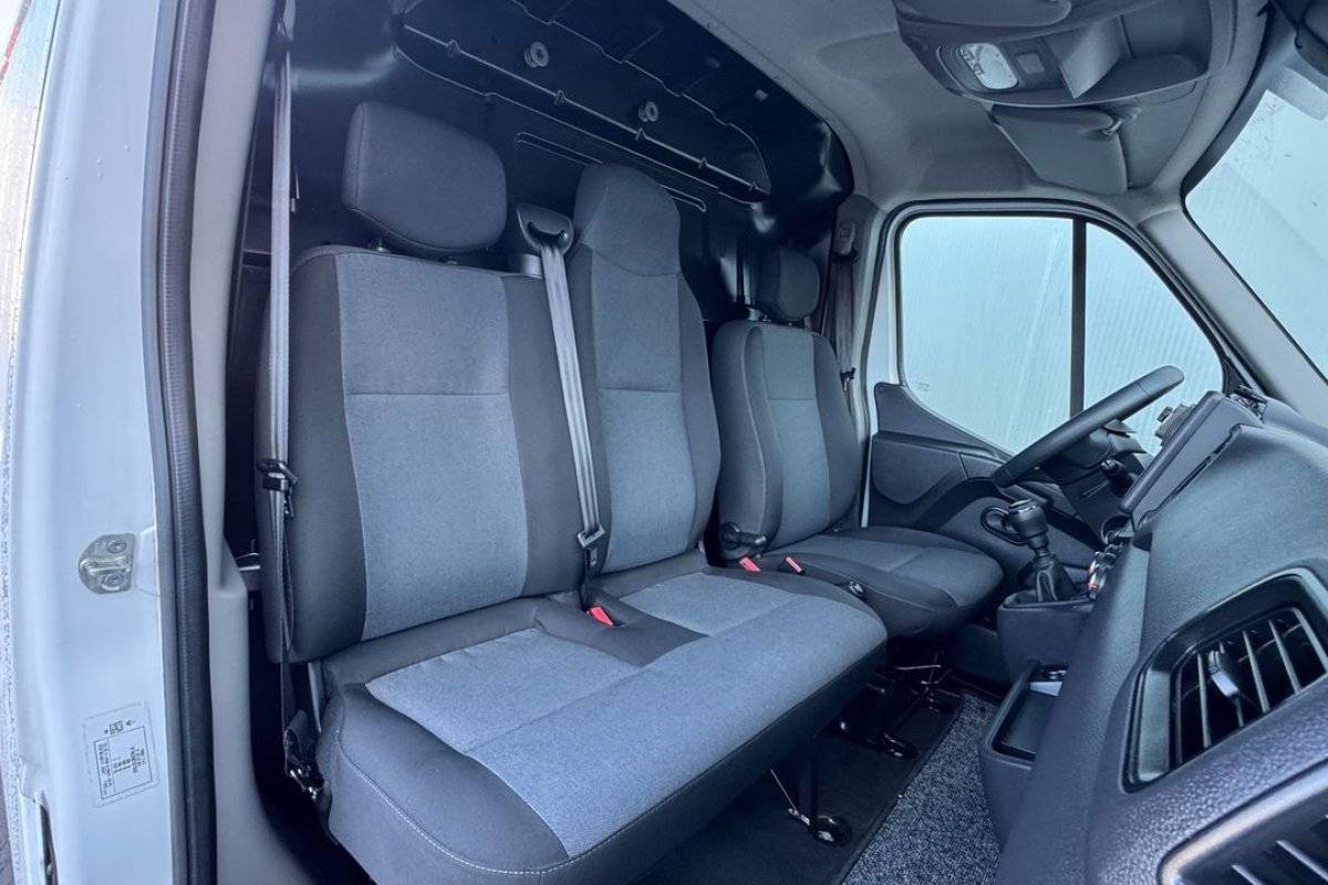 renault-master-2023-diesel-2299cc