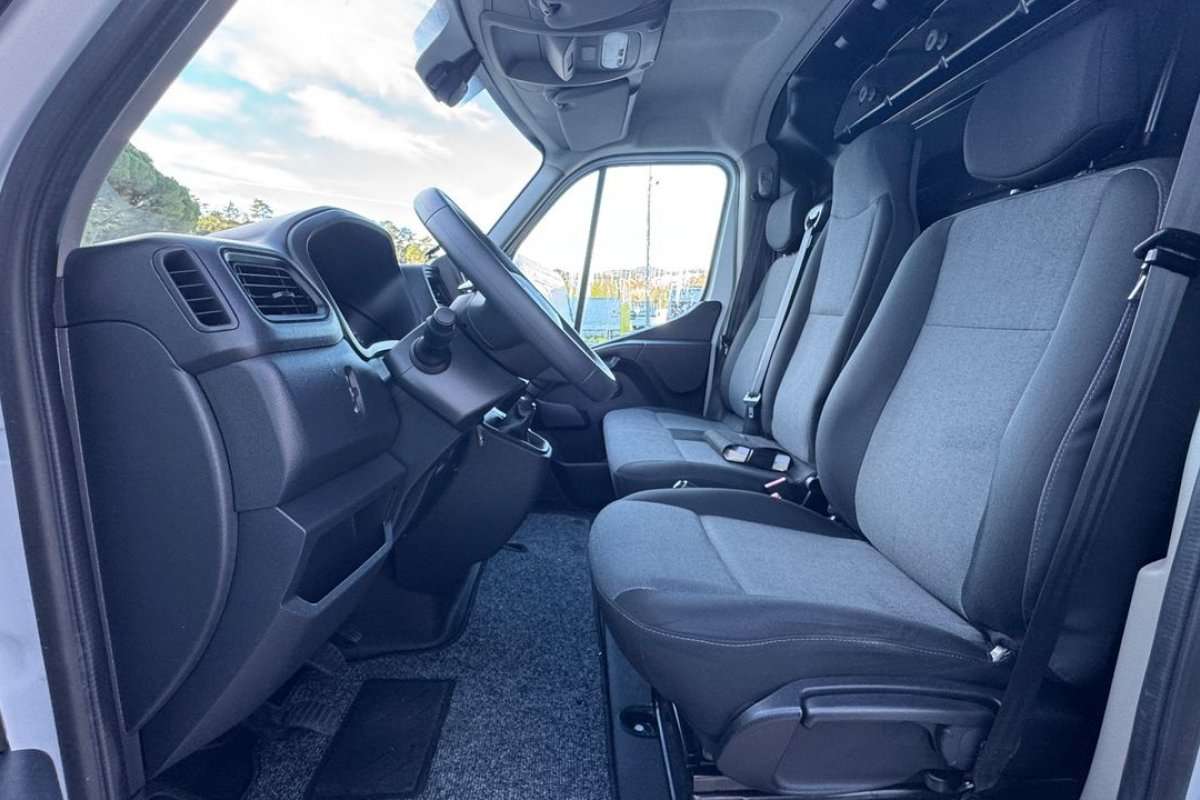 renault-master-2023-diesel-2299cc
