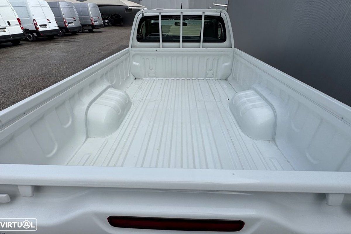 toyota-hilux-2022-diesel-2393cc
