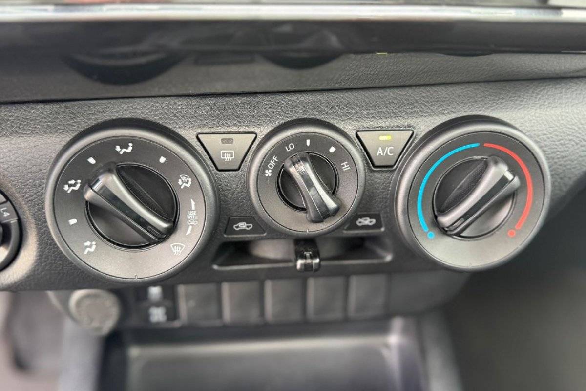 toyota-hilux-2022-diesel-2393cc